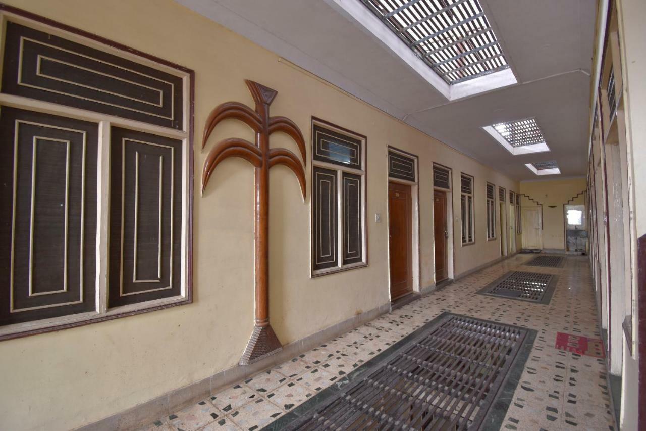 Spot On 47388 Dutta Guest House Баратпур Екстериор снимка